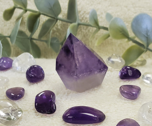 Amethyst Crystal Point 28mm tall (0043)