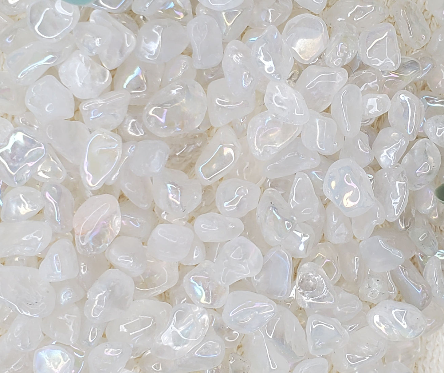 100g Aura Quartz pebbles (0097)